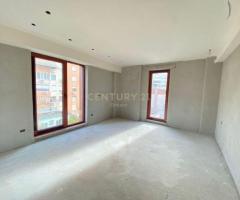 JEPET ZYRE PER QIRA (prane qendres) Rruga Kavajes - 2