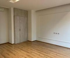 Jepet me qira ambient per zyre tek Ring Center ! - 2