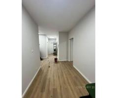 Ambjent per Zyre / Klinike buze rruge kryesore prane Ring Center ! - 4