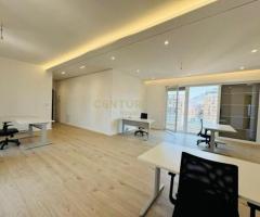 JEPET ME QIRA AMBIENT 2+1+2 ME 2 POSTE PARKIM, PER ZYRA PRANE QENDRES - 2