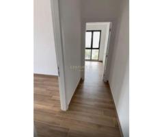 Jepet me qira apartament 3+1 +me1 verandë të madhe te Farmacia 10, Tiranë pallati Arlis - 2