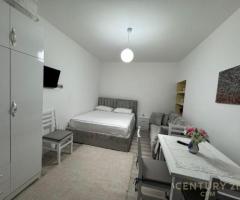 GARSIONERE ME QIRA TEK RRUGA BARRIKADAVE - 2