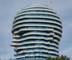 APARTAMENTE NË SHITJE – TIRANA ROCK TOWER, QENDËR