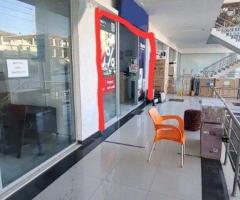 Shitet Dyqan Shetitorja Stadiumit Rruge Kryesore Lushnje - 4