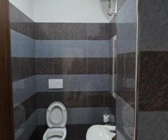 SHITET DYQAN NE RRUGEN BARJAM HAXHIU MBRAPA MUZEUT LUSHNJE - 2