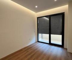 Apartament ne shitje + post parkimi ne tirane te Liqeni i Thatë (RADI)