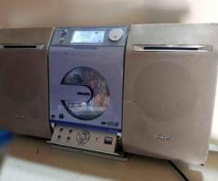 Philips MCM275. CD. Mp3 player. Radio Fm. Usb player. Aux. - 19 mij lek te vjetra.(Lexoni te dhenat