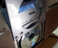 Philips MCM275. CD. Mp3 player. Radio Fm. Usb player. Aux. - 19 mij lek te vjetra.(Lexoni te dhenat - 10