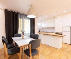 SHITET APARTAMENT NE TIRANE 2+1 ZOGU I ZI 268.000 EURO - 2