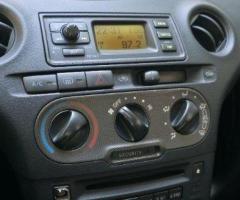 TOYOTA YARIS 2000€